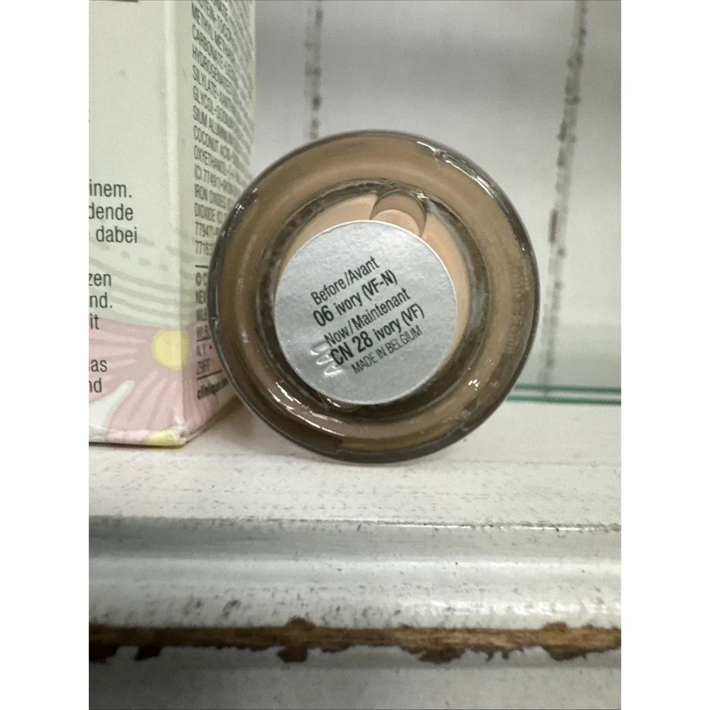Clinique Beyond Perfecting Foundation + Concealer - CN 28 Ivory (VF) 1oz (1894)